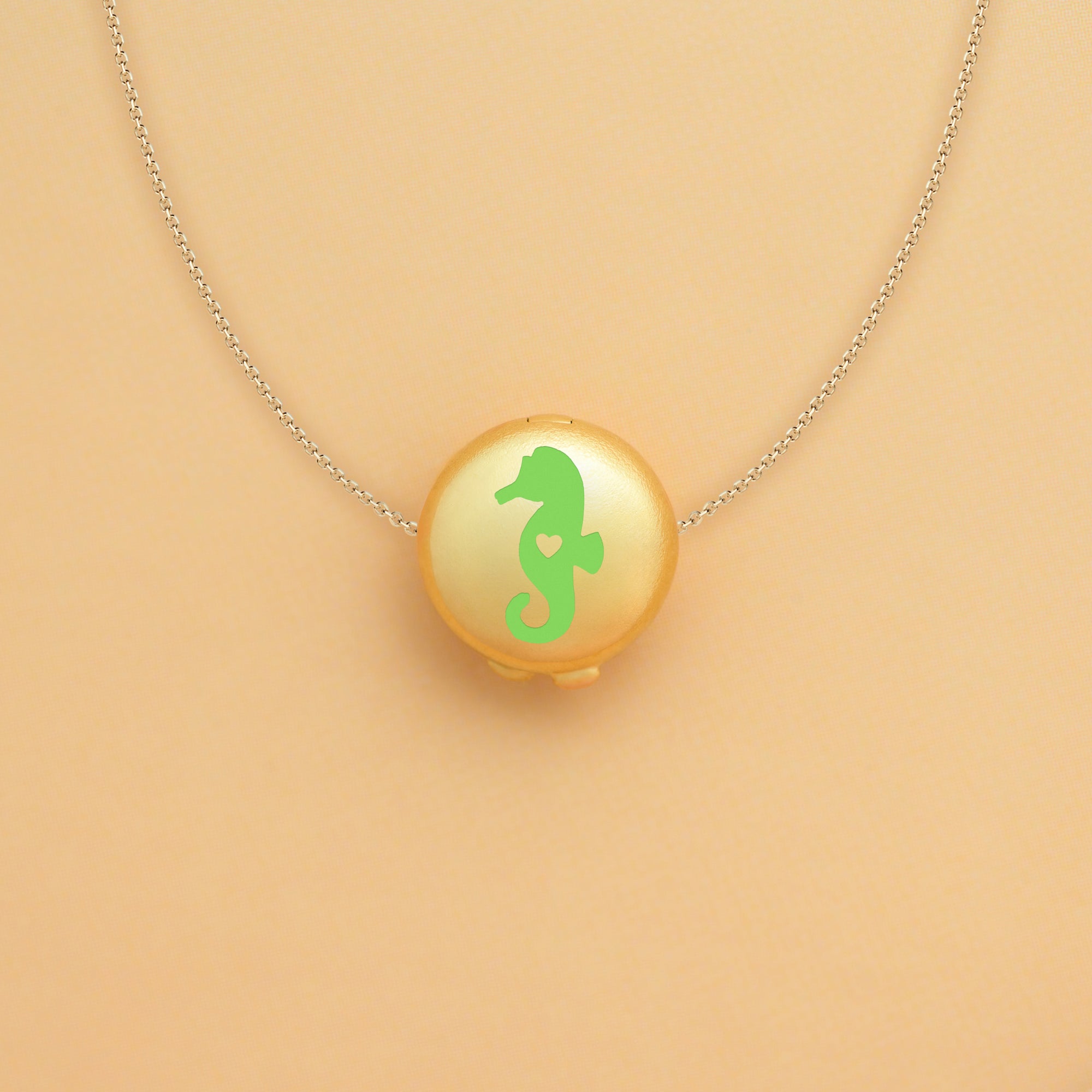 Reversible Necklace Charm – Seahorse (Guided Patience)